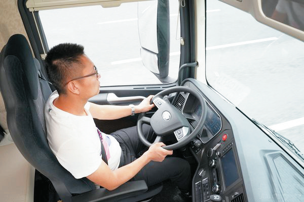 卡車司機生存狀態亟待關注